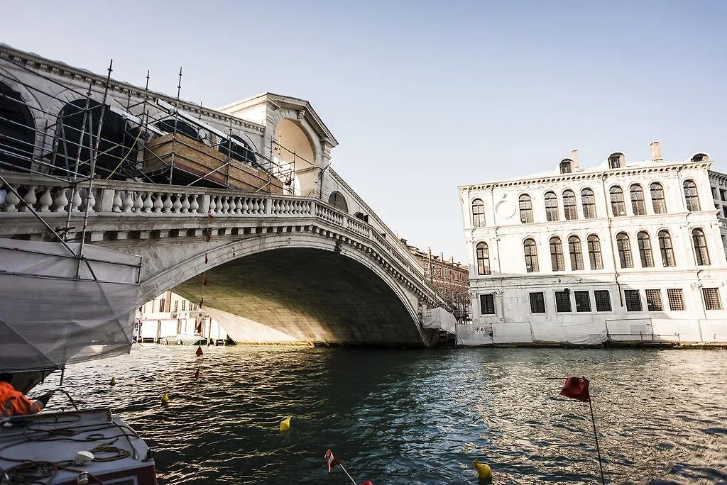 Myplace Rialto Apartments Venice 0*,